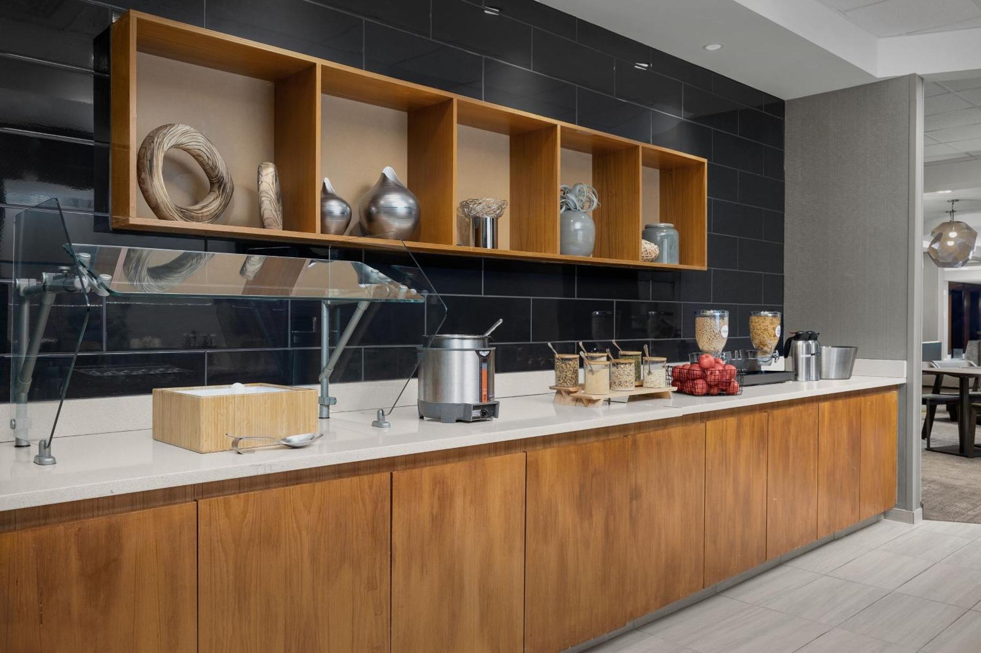Springhill Suites Boston Пийбоди Екстериор снимка